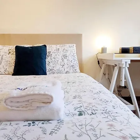 Lovling And Friendly With Terrace Appartement Oporto