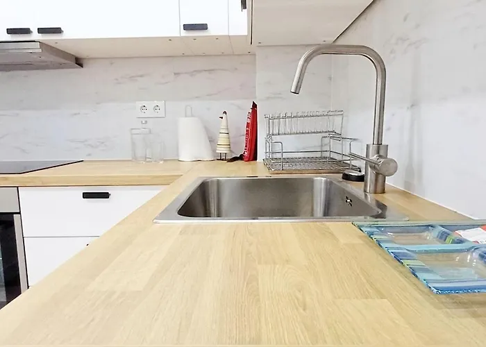 Lovling And Friendly With Terrace Διαμέρισμα