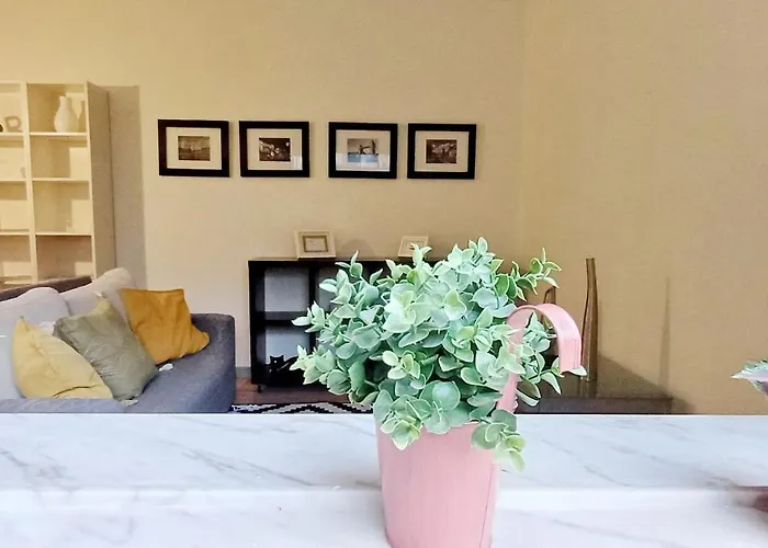 Lovling And Friendly With Terrace *