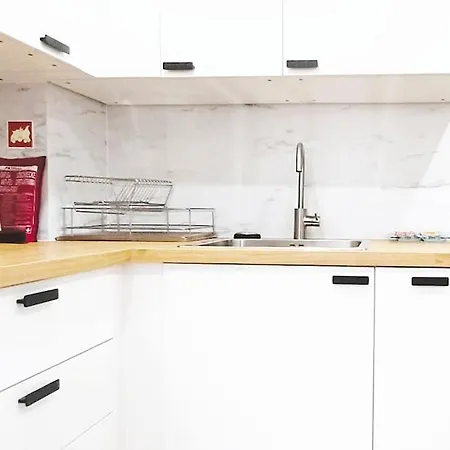 Lovling And Friendly With Terrace *