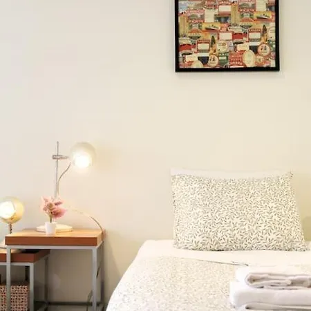 Lovling And Friendly With Terrace Appartement Oporto