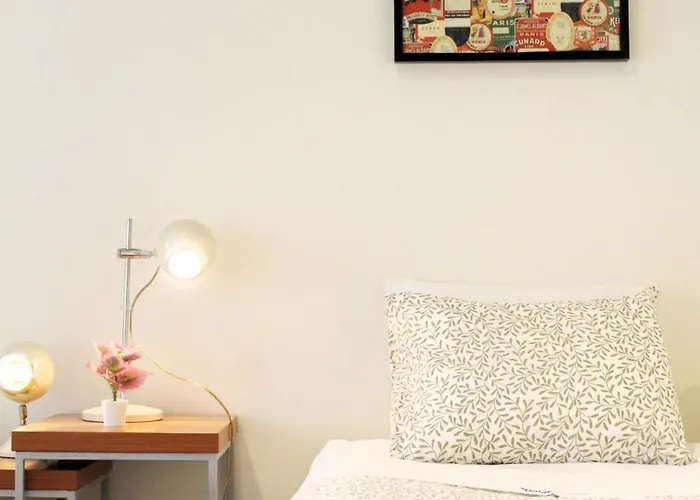 Lägenhet Lovling And Friendly With Terrace Oporto