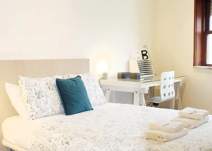 Lovling And Friendly With Terrace * 波尔图